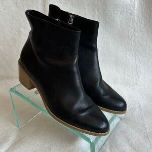 Clark’s Somerset Black Leather Ankle Boots size 8